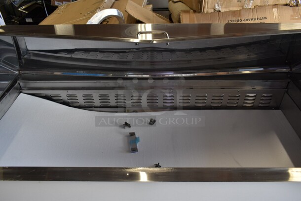 BRAND NEW SCRATCH AND DENT! 2023 Avantco 178SSPT60MHC Stainless Steel Commercial Sandwich Salad Prep Table Bain Marie Mega Top on Commercial Casters. 115 Volts, 1 Phase. Tested and Working! - Image 4 of 8