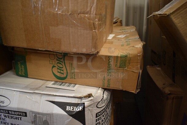 PALLET LOT of 28 BRAND NEW! Boxes Including 2 Box 795PTOKFT2 Choice 7 3/4" x 5 1/2" x 2" Kraft Microwavable Folded Paper #2 Take-Out Container - 200/Case, 127P400C Choice 4 oz. Clear Plastic Souffle Cup / Portion Cup - 2500/Case, 130BGKFSNSPH Visions Heavy Weight Beige Wrapped Plastic Cutlery Pack with Napkin and Salt and Pepper Packets - 500/Case, 395RP09 EcoChoice Compostable Sugarcane / Bagasse 9" Plate - 500/Case, Spoodles, Taco Shell Fry Baskets, 126MF883W1C Ecopax 8" x 8" 1-Compartment Microwaveable White Mineral-Filled Plastic Hinged Take-Out Container - 150/Case, 129MCS28BChoice 28 oz. Black Rectangular Microwavable Heavy Weight Container with Lid 8 3/4" x 6 1/4" x 1 3/4" - 150/Case, 5002DNAP Choice 15" x 17" White 3-Ply Dinner Napkin - 2000/Case, 130BKFSNSPH Visions Heavy Weight Black Wrapped Plastic Cutlery Pack with Napkin and Salt and Pepper Packets - 500/Case, 395RP10C EcoChoice Compostable Sugarcane / Bagasse 10" Plate 3 Compartment - 500/Case, 5008W Choice 8 oz. Tall White Poly Paper Hot Cup - 1000/Case. 28 Times Your Bid! - Image 3 of 12