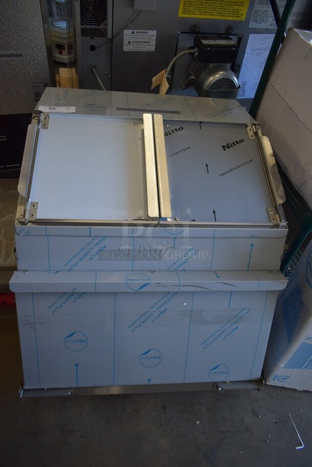 BRAND NEW SCRATCH AND DENT! 2023 ServIt 423TCW26 Stainless Steel Commercial 26 Gallon First-In First-Out Chip Warmer / Merchandiser. 120 Volts, 1 Phase. One Leg Needs Reattached. Tested and Working! - Image 2 of 7