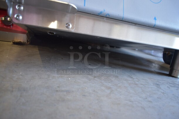 BRAND NEW SCRATCH AND DENT! 2023 ServIt 423TCW26 Stainless Steel Commercial 26 Gallon First-In First-Out Chip Warmer / Merchandiser. 120 Volts, 1 Phase. One Leg Needs Reattached. Tested and Working! - Image 4 of 7