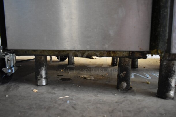 2022 Avantco FF400-N Stainless Steel Commercial Floor Style Natural Gas Powered Deep Fat Fryer. 120,000 BTU.  - Image 3 of 5
