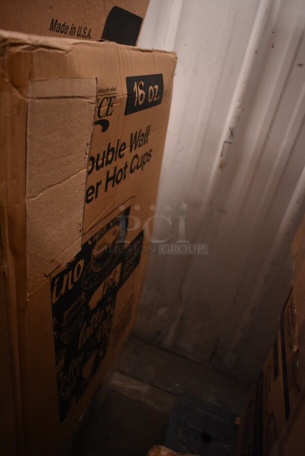 PALLET LOT of 28 BRAND NEW! Boxes Including 2 Box 795PTOKFT2 Choice 7 3/4" x 5 1/2" x 2" Kraft Microwavable Folded Paper #2 Take-Out Container - 200/Case, 127P400C Choice 4 oz. Clear Plastic Souffle Cup / Portion Cup - 2500/Case, 130BGKFSNSPH Visions Heavy Weight Beige Wrapped Plastic Cutlery Pack with Napkin and Salt and Pepper Packets - 500/Case, 395RP09 EcoChoice Compostable Sugarcane / Bagasse 9" Plate - 500/Case, Spoodles, Taco Shell Fry Baskets, 126MF883W1C Ecopax 8" x 8" 1-Compartment Microwaveable White Mineral-Filled Plastic Hinged Take-Out Container - 150/Case, 129MCS28BChoice 28 oz. Black Rectangular Microwavable Heavy Weight Container with Lid 8 3/4" x 6 1/4" x 1 3/4" - 150/Case, 5002DNAP Choice 15" x 17" White 3-Ply Dinner Napkin - 2000/Case, 130BKFSNSPH Visions Heavy Weight Black Wrapped Plastic Cutlery Pack with Napkin and Salt and Pepper Packets - 500/Case, 395RP10C EcoChoice Compostable Sugarcane / Bagasse 10" Plate 3 Compartment - 500/Case, 5008W Choice 8 oz. Tall White Poly Paper Hot Cup - 1000/Case. 28 Times Your Bid! - Image 7 of 12