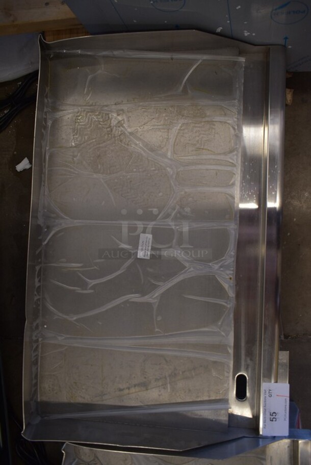 BRAND NEW SCRATCH AND DENT! 2023 Avantco 177EG30N Stainless Steel Commercial Countertop Electric Powered Flat Top Griddle. Does Not Have Legs. 208/240 Volts, 1 Phase. - Image 3 of 5