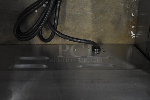 BRAND NEW SCRATCH AND DENT! 2023 Avantco 177EG30N Stainless Steel Commercial Countertop Electric Powered Flat Top Griddle. Does Not Have Legs. 208/240 Volts, 1 Phase. - Image 4 of 5