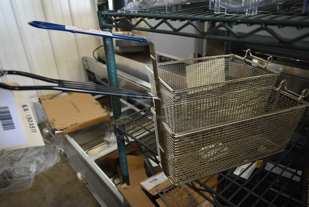 BRAND NEW SCRATCH AND DENT! Lot of 2 Various Metal Fry Baskets; 119P80053 and 119A4500310 - Image 1 of 6