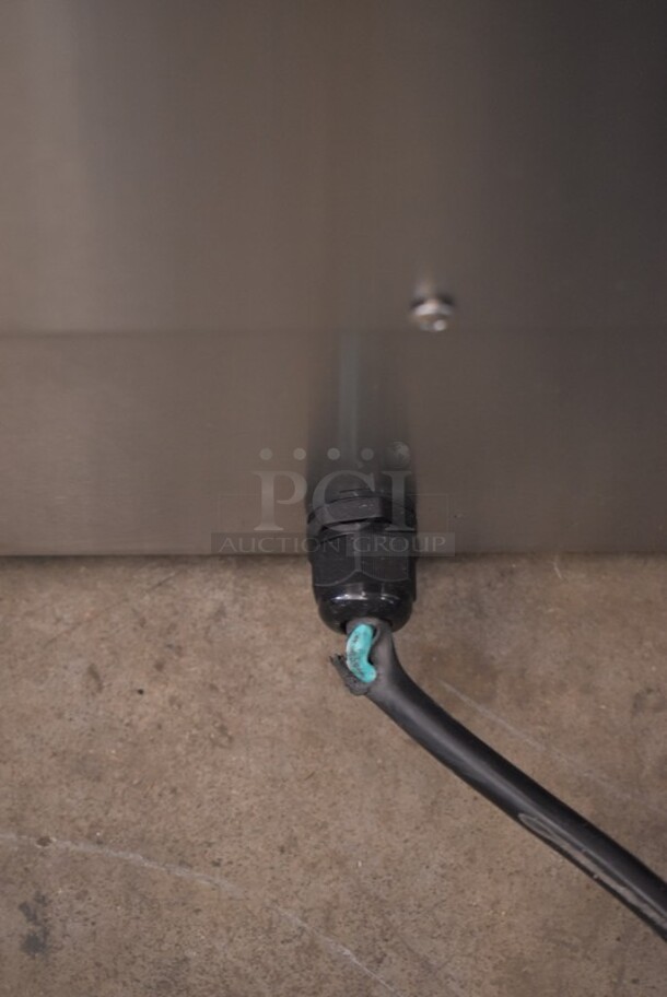 BRAND NEW SCRATCH AND DENT! 2023 ServIt 423FFDS26 26" Stainless Steel Commercial Countertop Fry Dump Holding Station. 120 Volts, 1 Phase. Tested and Working! - Image 4 of 6