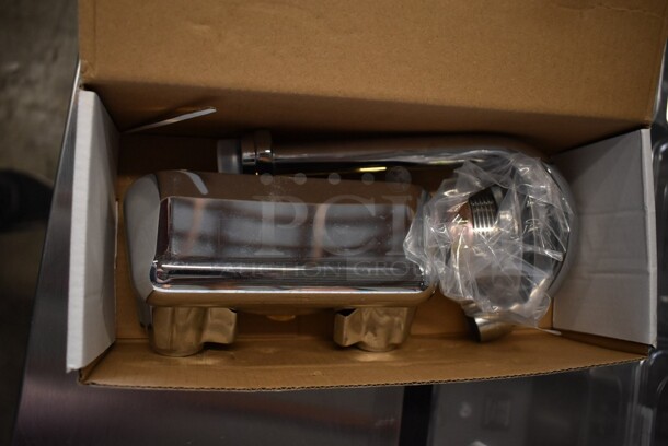 BRAND NEW SCRATCH AND DENT! M98E-SG02 4"(102mm)Center Wall Mounted Faucet - Image 2 of 3