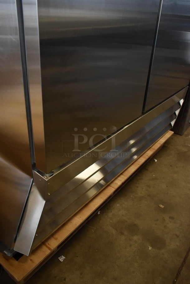 BRAND NEW SCRATCH AND DENT! 2023 Avantco 178A49RHC Stainless Steel Commercial 2 Door Reach In Cooler. 115 Volts, 1 Phase. Tested and Powers On But Does Not Get Cold
 - Image 4 of 8