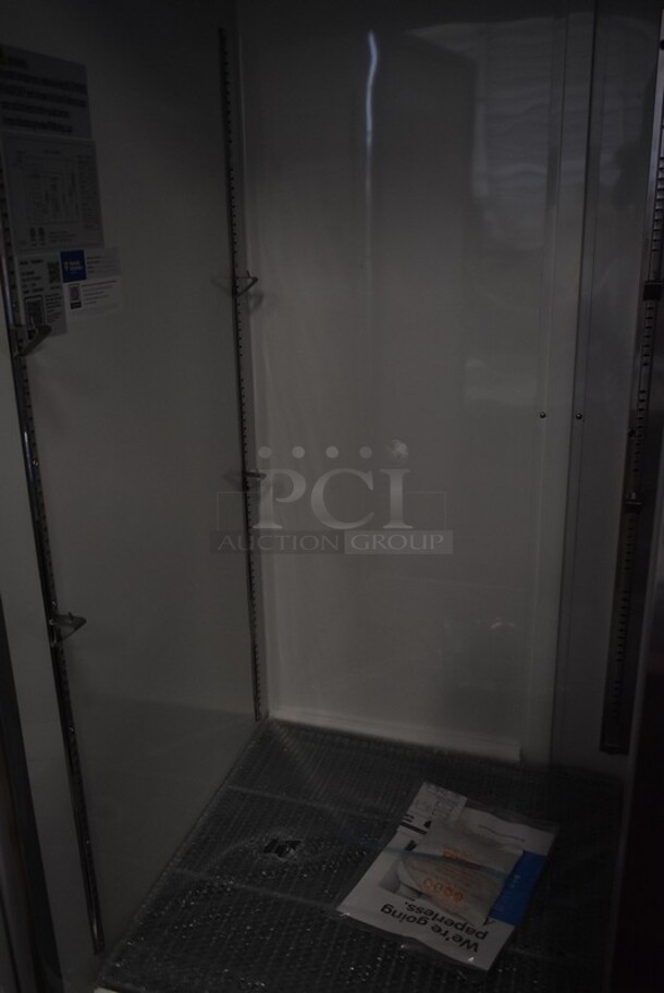 BRAND NEW SCRATCH AND DENT! 2023 Avantco 178A49RHC Stainless Steel Commercial 2 Door Reach In Cooler. 115 Volts, 1 Phase. Tested and Powers On But Does Not Get Cold
 - Image 7 of 8