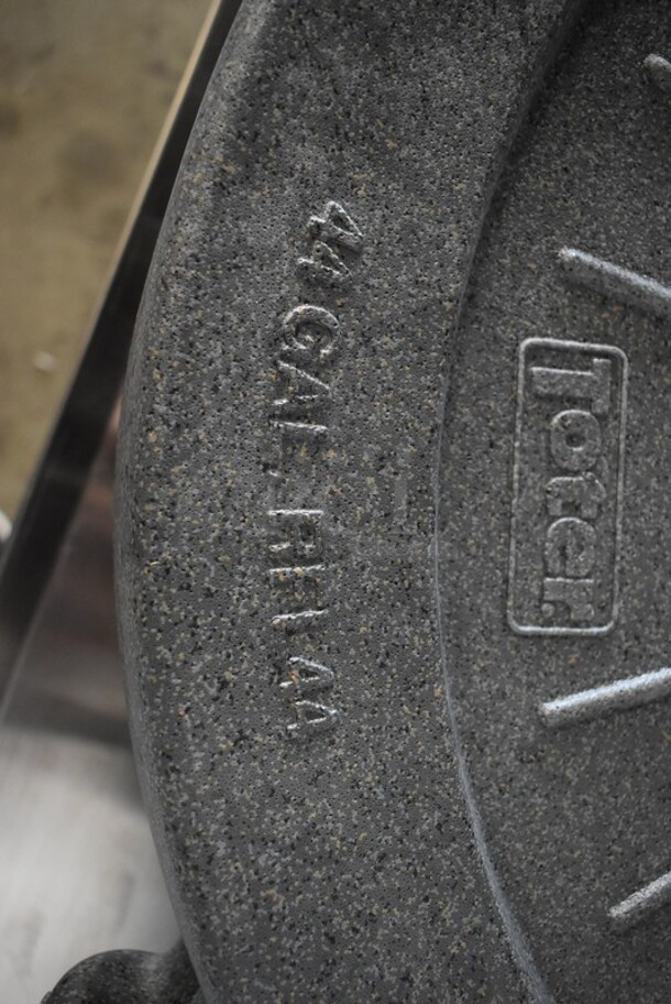 ALL ONE MONEY! Lot of 5 Toger Gray Trash Can Lids.  - Image 4 of 4