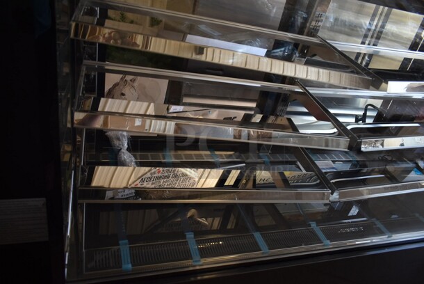 BRAND NEW SCRATCH AND DENT! Avantco 224BCV2SB Metal 72" Black Square Refrigerated Bakery Display Case with LED Lighting. See Pictures For Side Panel Glass Damage. 115 Volts, 1 Phase. Tested and Working! - Image 4 of 7