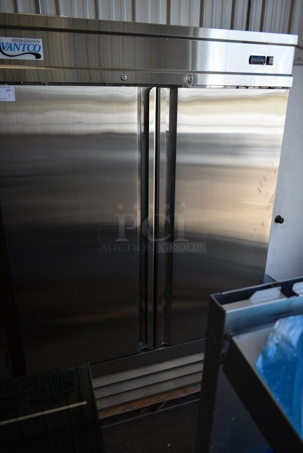 BRAND NEW SCRATCH AND DENT! Avantco 178SS2RHC Stainless Steel Commercial 2 Door Reach In Cooler w/ Poly Coated Racks on Commercial Casters. 115 Volts, 1 Phase. Tested and Working! - Image 3 of 7