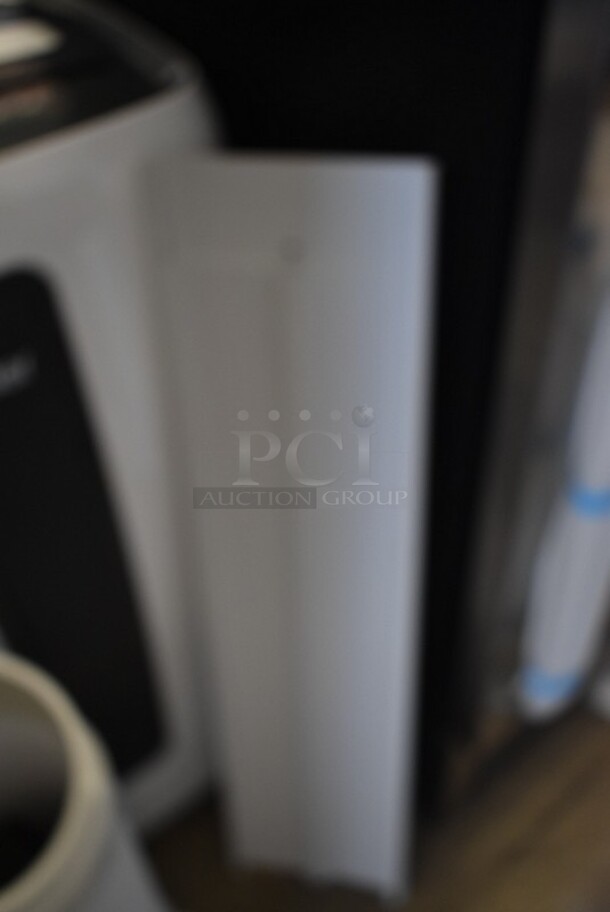 BRAND NEW SCRATCH AND DENT! Haier HPC12XCR 12,000 BTU Portable 3 Speed Air Conditioner. 115 Volt, 1 Phase. Tested and Working! - Image 4 of 7