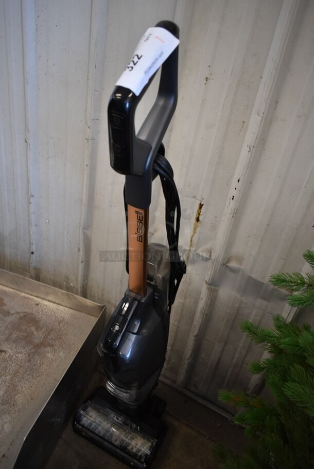 Bissell 3518 Vacuum w/ Accessories. Unit Has Only Been Used a Few Times. 120 Volts, 1 Phase. Tested and Working! - Image 4 of 5