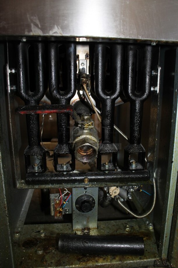 2022 Avantco FF400-N Stainless Steel Commercial Floor Style Natural Gas Powered Deep Fat Fryer. 120,000 BTU. - Image 3 of 4
