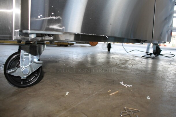 BRAND NEW SCRATCH AND DENT! 2024 Avantco 178APT60MHC Stainless Steel Commercial Sandwich Salad Prep Table Bain Marie Mega Top on Commercial Casters. 115 Volts, 1 Phase. Tested and Working! - Image 7 of 8