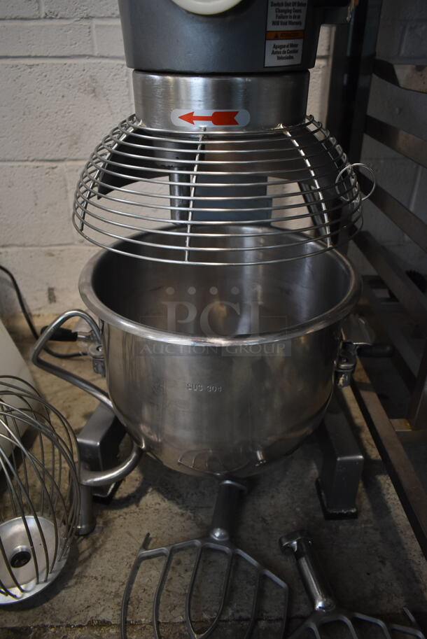 Avantco 177MX20H Metal Commercial Countertop 20 Quart Planetary Dough Mixer w/ Stainless Steel Mixing Bowl, Bowl Guard, Whisk and 2 Paddle Attachments. 120 Volts, 1 Phase. Tested and Working! - Image 3 of 7