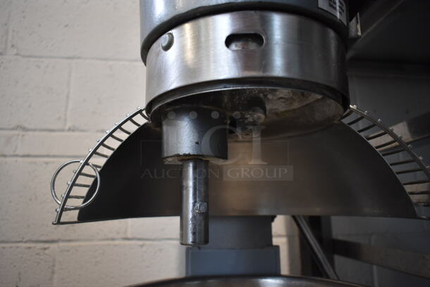 Avantco 177MX20H Metal Commercial Countertop 20 Quart Planetary Dough Mixer w/ Stainless Steel Mixing Bowl, Bowl Guard, Whisk and 2 Paddle Attachments. 120 Volts, 1 Phase. Tested and Working! - Image 5 of 7