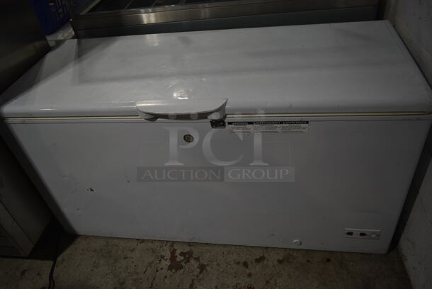 FCM16SL Metal Chest Freezer w/ Hinge Lid. Tested and Working! - Image 1 of 5