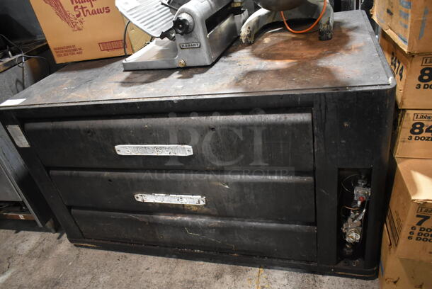 Blodgett 981 Metal Commercial Propane Gas Powered 2 Deck Pizza Oven. 50,000 BTU.  - Image 1 of 7