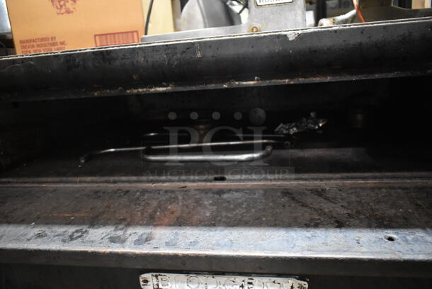 Blodgett 981 Metal Commercial Propane Gas Powered 2 Deck Pizza Oven. 50,000 BTU.  - Image 4 of 7