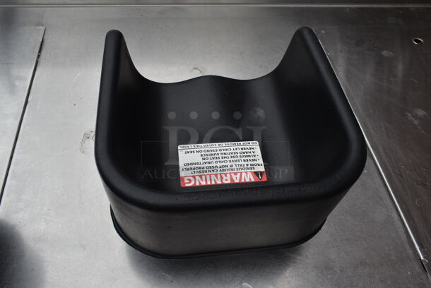 5 Cambro 100BC Black Poly Booster Seats. 5 Times Your Bid! - Image 3 of 4