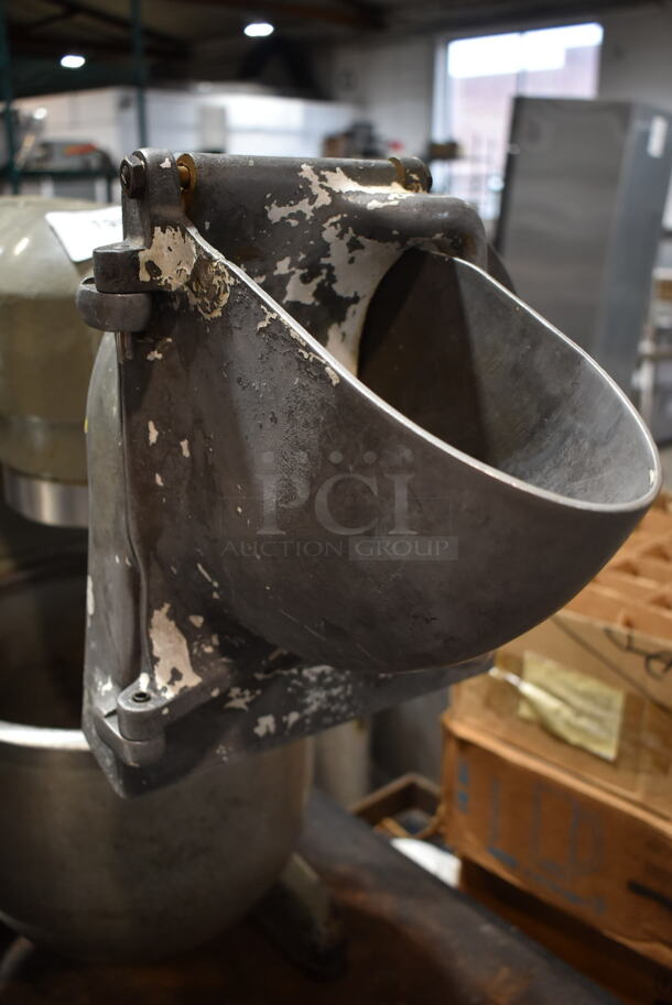 Hobart A-200T Metal Commercial Countertop 20 Quart Planetary Dough Mixer w/ Pelican Head, Metal Mixing Bowl, Whisk and Paddle Attachments. 115 Volts, 1 Phase. Tested and Working! - Image 4 of 12