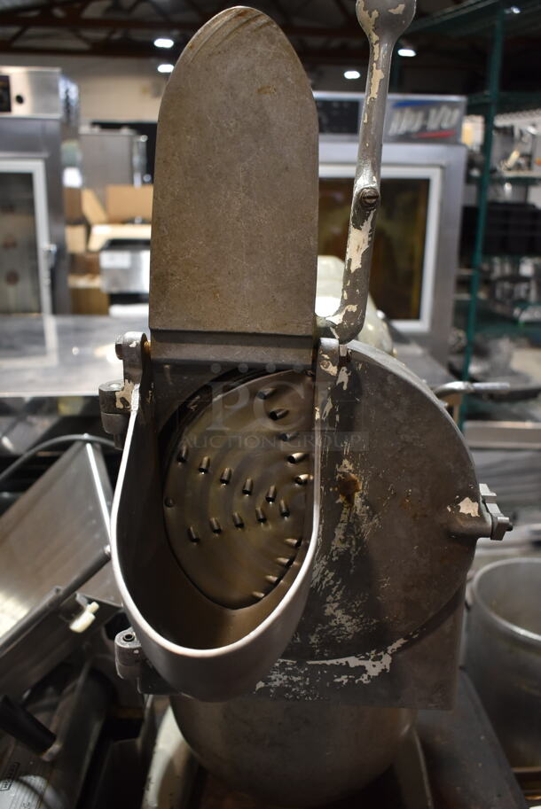 Hobart A-200T Metal Commercial Countertop 20 Quart Planetary Dough Mixer w/ Pelican Head, Metal Mixing Bowl, Whisk and Paddle Attachments. 115 Volts, 1 Phase. Tested and Working! - Image 5 of 12
