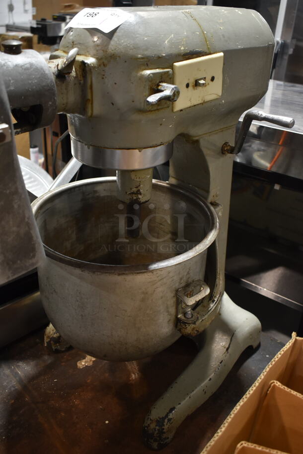 Hobart A-200T Metal Commercial Countertop 20 Quart Planetary Dough Mixer w/ Pelican Head, Metal Mixing Bowl, Whisk and Paddle Attachments. 115 Volts, 1 Phase. Tested and Working! - Image 8 of 12