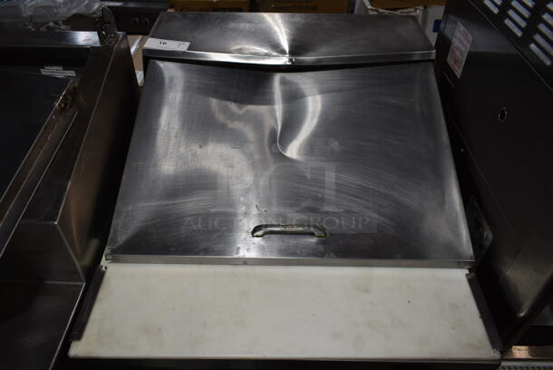 Turbo Air MST-28-12-N Stainless Steel Commercial Sandwich Salad Prep Table Bain Marie Mega Top on Commercial Casters. 115 Volts, 1 Phase. Tested and Working! - Image 2 of 7