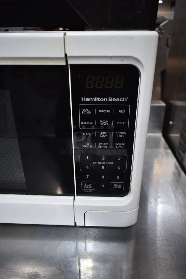 Hamilton Beach P100N30AP-S3W Metal Countertop Microwave Oven w/ Plate. 120 Volts, 1 Phase.  - Image 2 of 5