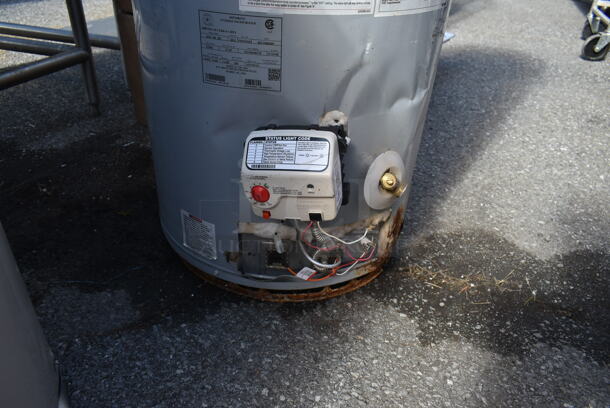 AO Smith GCV 50 301 Metal Commercial Propane Gas Powered Water Heater. 37,000 BTU.  - Image 2 of 5