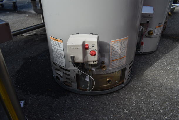 Bradford White M1TW50S6FBN Metal Commercial Natural Gas Powered Water Heater. 40,000 BTU.  - Image 3 of 6