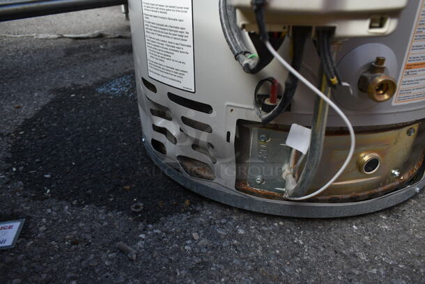 Bradford White M1TW50S6FBN Metal Commercial Natural Gas Powered Water Heater. 40,000 BTU.  - Image 4 of 6