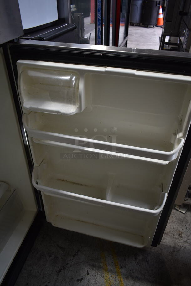 Frigidaire FRT18P6BSB0 Stainless Steel Cooler Freezer Combo Unit. 115 Volts, 1 Phase. Tested and Powers On But Does Not Get Cold
 - Image 8 of 9