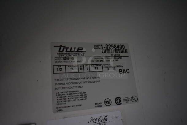 True GDM-45 Metal Commercial 2 Door Reach In Cooler Merchandiser w/ Poly Coated Racks. 115 Volts, 1 Phase. Tested and Working! - Image 7 of 7