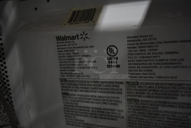 Hamilton Beach  EM031MZC-X1 Meta Countertop Microwave Oven w/ Plate. 120 Volts, 1 Phase.  - Image 4 of 4