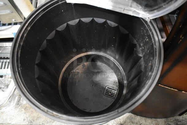 2 Metal Commercial Portable Ice Bin Bottle Merchandiser on Casters. 2 Times Your Bid! - Image 4 of 7
