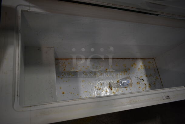 Metal Chest Freezer w/ Hinge Lid. Tested and Powers On But Does Not Get Cold - Image 4 of 5