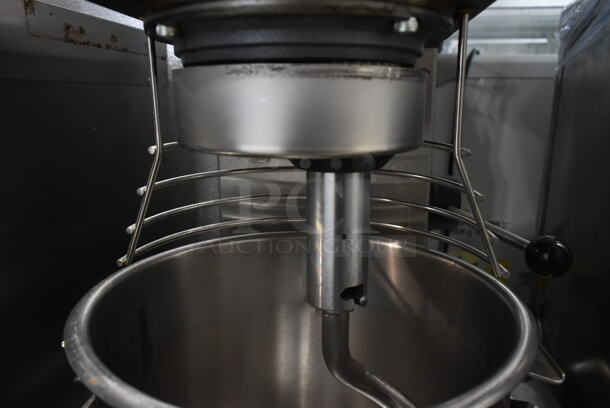 Varimixer W20 Metal Commercial Countertop 20 Quart Planetary Dough Mixer w/ Stainless Steel Mixing Bowl, Bowl Guard and Dough Hook Attachment. 110 Volts, 1 Phase. Tested and Working! - Image 7 of 7