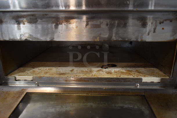 Waring WPO500 Stainless Steel Commercial Countertop Electric Powered Pizza Oven w/ Stone. 120 Volts, 1 Phase. Tested and Working! - Image 4 of 5