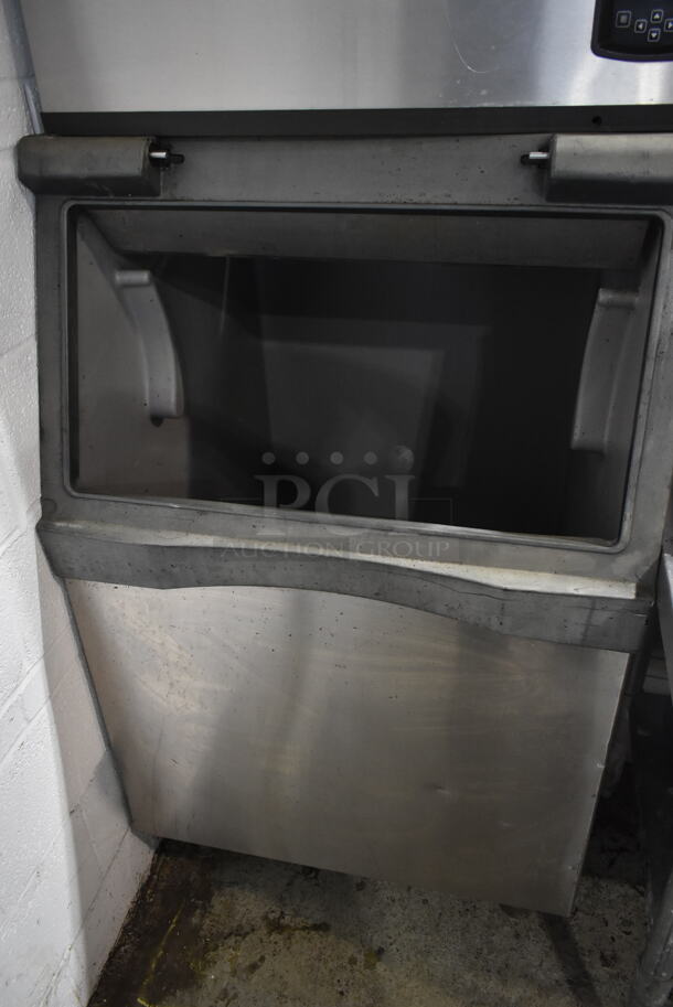 Manitowoc ID0452A-161X Stainless Steel Commercial Ice Head on Scotsman Commercial Bin. 115 Volts, 1 Phase.  - Image 3 of 7