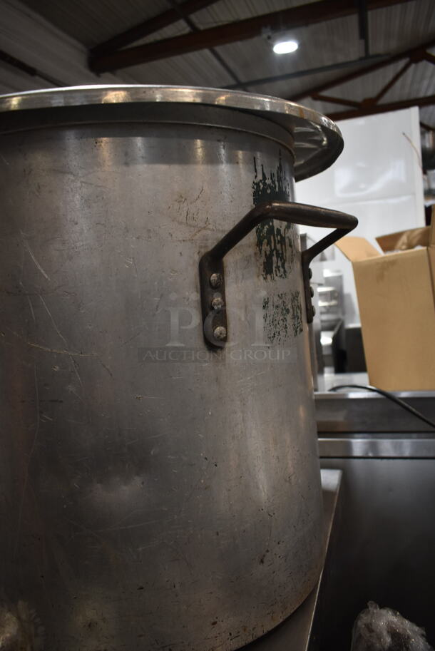 Metal Pot w/ Spigot and Lid.  - Image 4 of 6