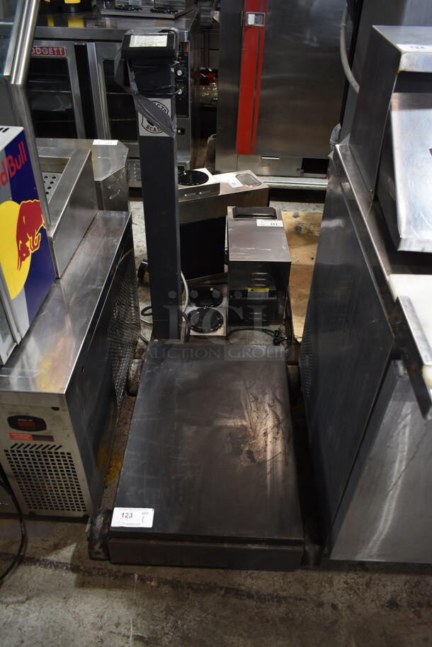 Detecto Cardinal Floor Style Scale.  - Image 1 of 6