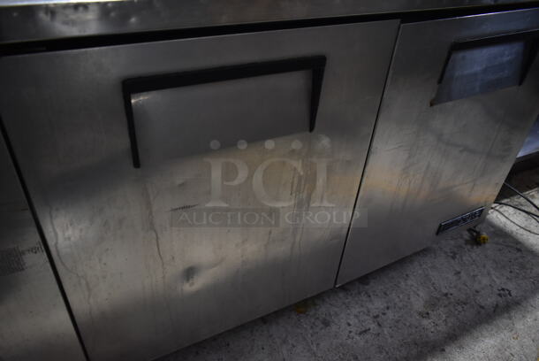 True TWT-72 Stainless Steel Commercial 3 Door Work Top Cooler on Commercial Casters. 115 Volts, 1 Phase. Tested and Working! - Image 5 of 9