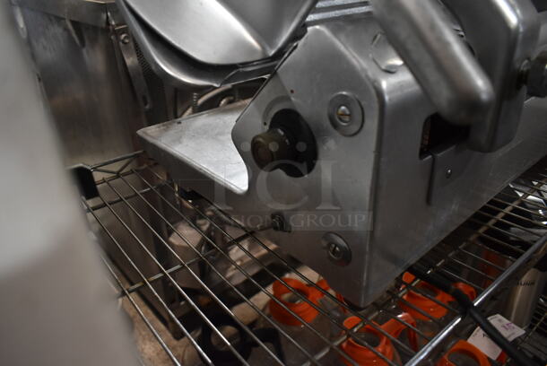 Toledo Scale 5401 Stainless Steel Commercial Countertop Meat Slicer w/ Blade Sharpener. 115 Volts, 1 Phase. Tested and Working! - Image 4 of 5