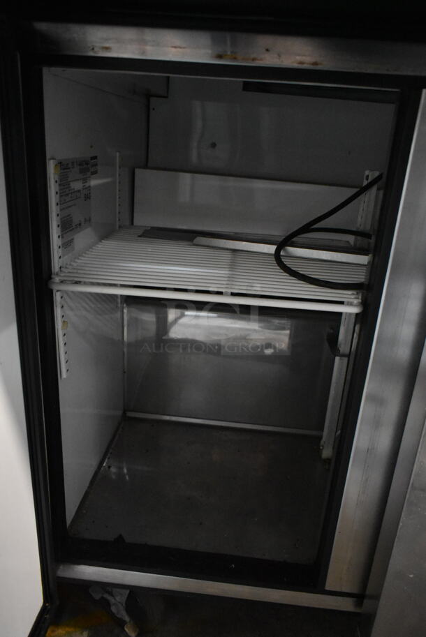 True TSSU-36-12M-B Stainless Steel Commercial Sandwich Salad Prep Table Bain Marie Mega Top on Commercial Casters. 115 Volts, 1 Phase. Tested and Powers On But Does Not Get Cold - Image 7 of 8