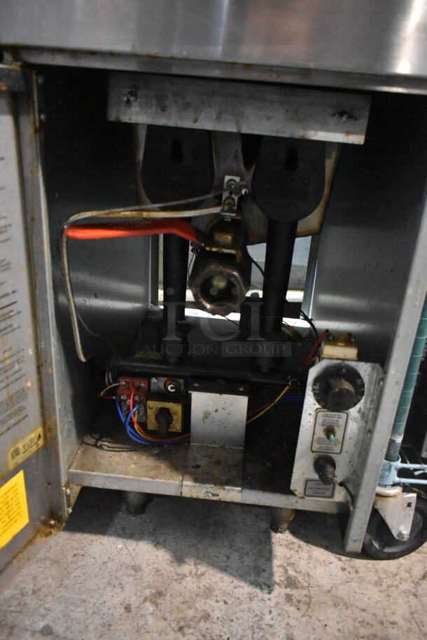 Anets SLG40 Stainless Steel Commercial Floor Style Propane Gas Powered Deep Fat Fryer. 90,000 BTU.  - Image 4 of 5