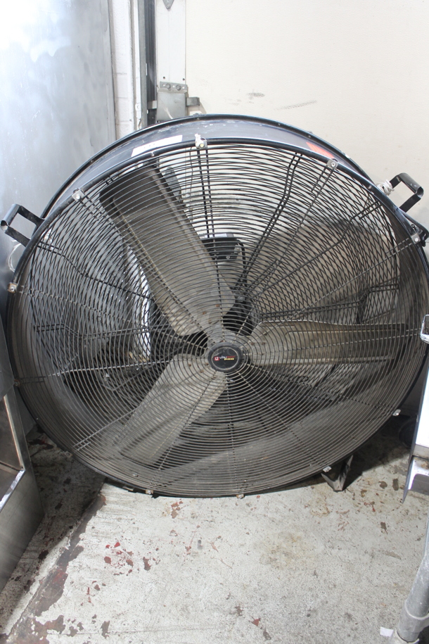 Utilitech Pro SFDC-900F Metal Fan. 120 Volts, 1 Phase. Tested and Working! - Image 1 of 6