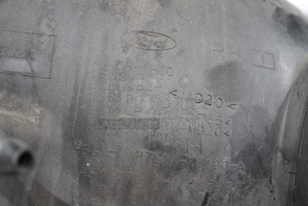 2 BRAND NEW! Ford Headlights. 2 Times Your Bid! - Image 6 of 7